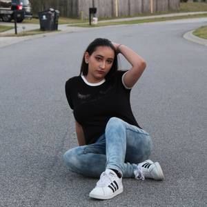 Meet your Posher, Cora